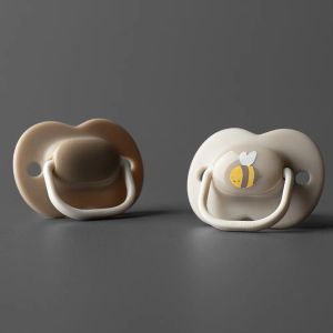 TOMMEE TIPPEE Ортодонтични залъгалки с декорация пчела Tommee Tippee Anytime 18–36 м – 2 бр, кафяв/беж Код: TT.0283