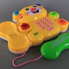 ВЕГА ТОЙС Бебешко играчка- музикално Телефонче Коте Лъки с български език  код 9317