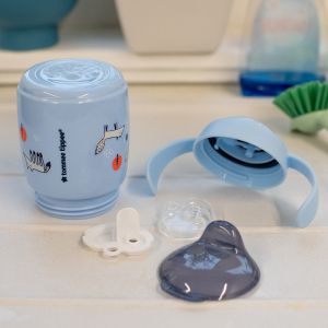 TOMMEE TIPPEE Тренировъчна неразливаща се чаша с мек н-k и дръжки SuperStar Trainer Sippee Cup 300 мл, 6м+, синя 0289