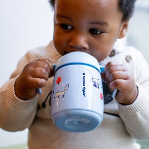 TOMMEE TIPPEE Тренировъчна неразливаща се чаша с мек н-k и дръжки SuperStar Trainer Sippee Cup 300 мл, 6м+, синя 0289