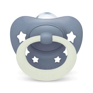 NUK FC Залъгалка силикон + кутийка 18м+ 2 бр. DAY&NIGHT МОМЧЕ 177.263 