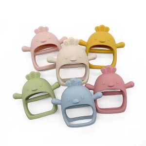 SEVI BEBE  Бебешка силиконова ръкавичка Пиле РОЗОВА BR11-2