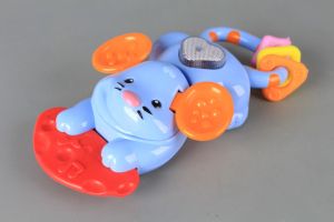 ВЕГА ТОЙС бебешка Музикална дрънкалка Мишле  код 200261944