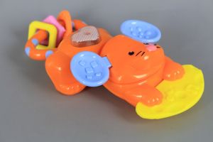 ВЕГА ТОЙС бебешка Музикална дрънкалка Мишле  код 200261944